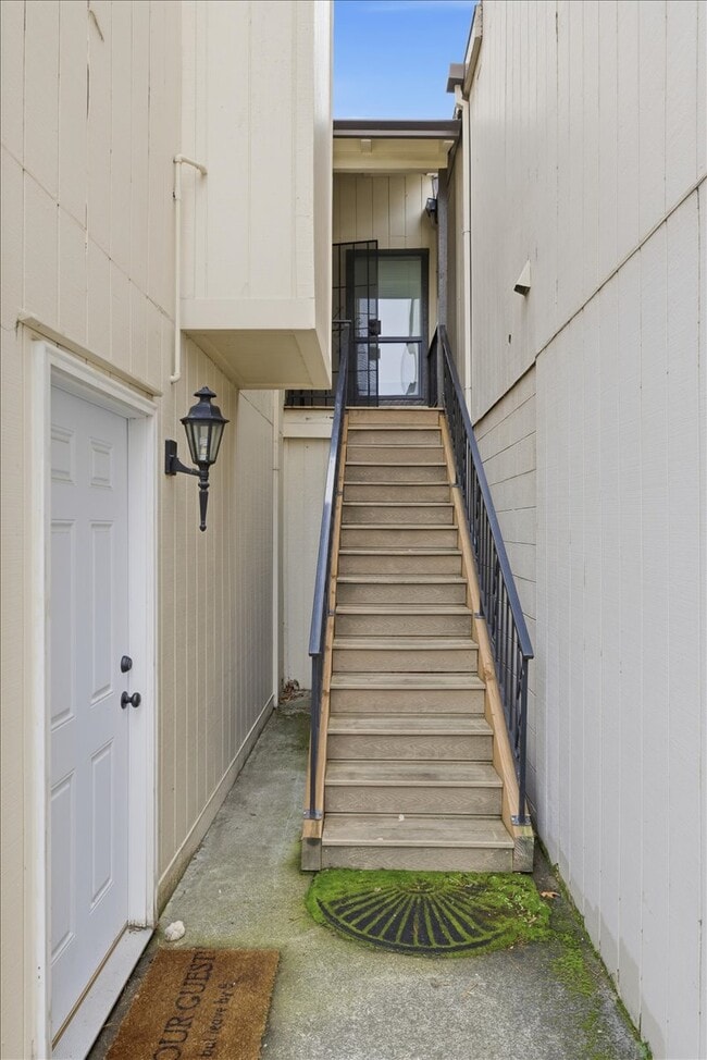 Photo - 401 Eastwood Dr