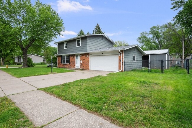 Photo - 3129 Windsor Dr