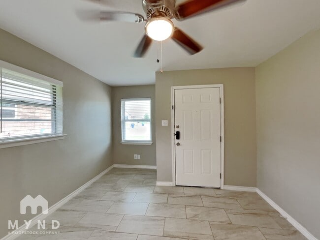 Photo - 1303 Cardinal Dr