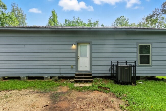 Building Photo - 1718 N Travis Ave Rental
