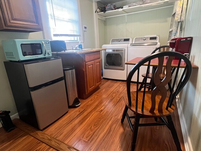 Kitchenette - 2424 Lapeyrouse St Unit Studio apartment