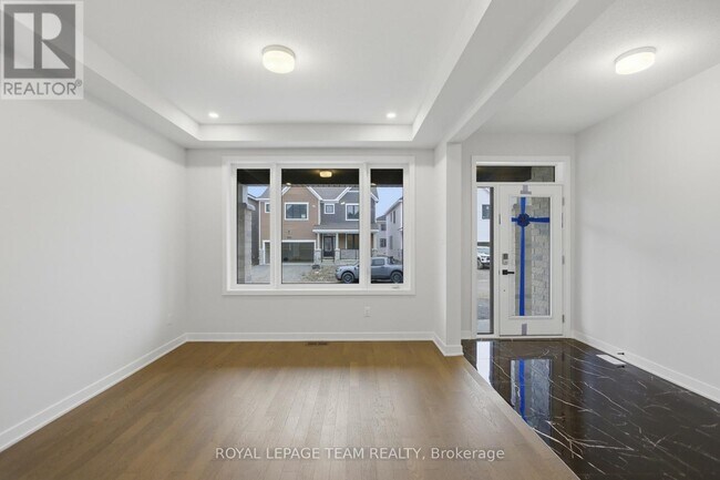 Photo - 115 Viburnum Ter