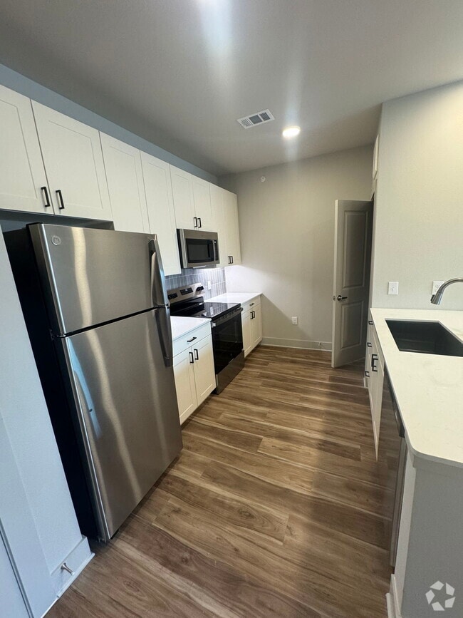 Building Photo - 1620 Everitt Trail Unit 2204 Rental