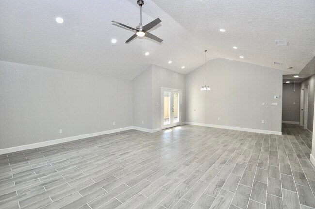 Photo - 734 Hambrick Ct