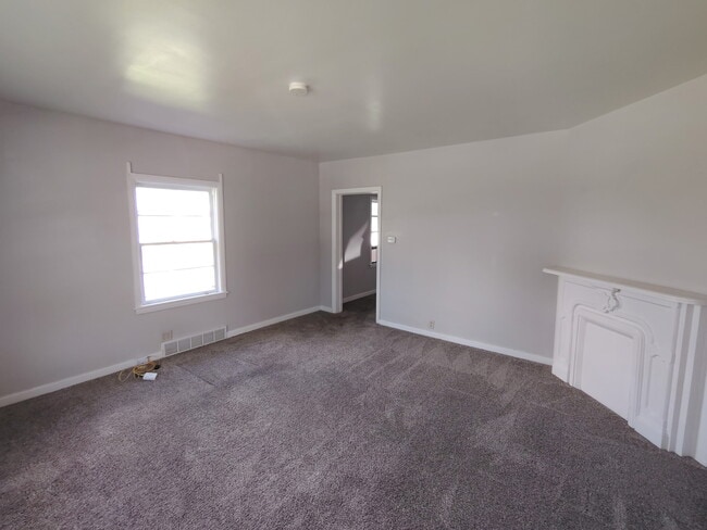 Photo - 330 N 11th St