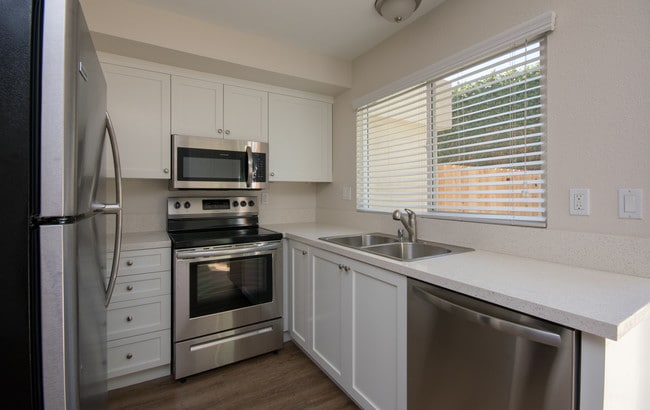 Leucadia Surf Townhouses