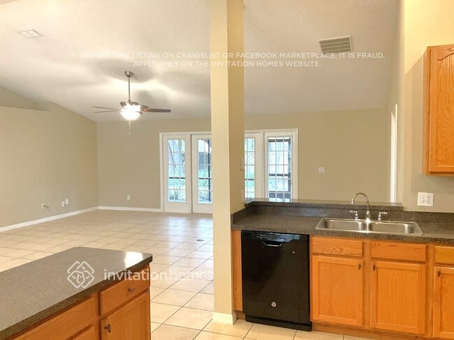 Photo - 1461 Maple Leaf Ln