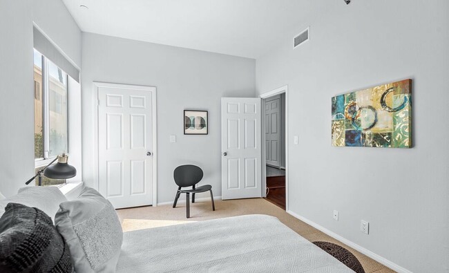 Photo - 1074 Peachtree Walk NE