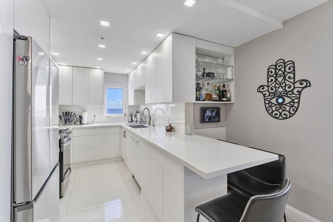 Photo - 4505 S Ocean Blvd Unidad 307