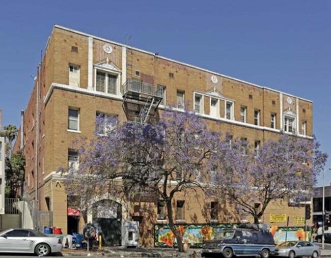 Building Photo - Flint 301 S Kenmore LLC
