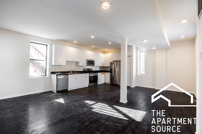 Photo - 1260 N Greenview Ave