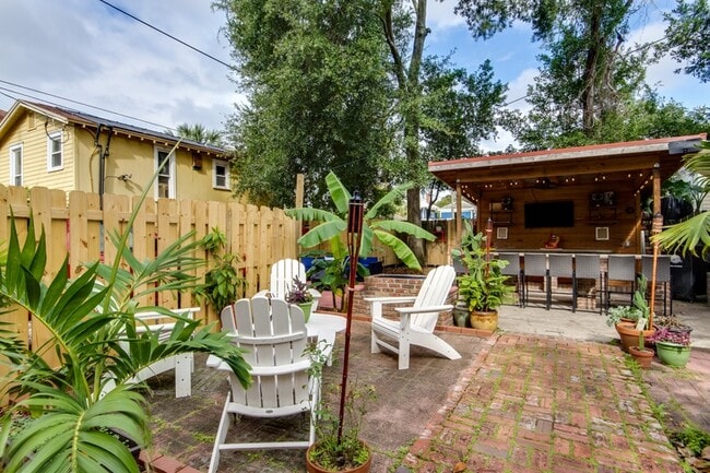 Photo - 115 W 2nd St