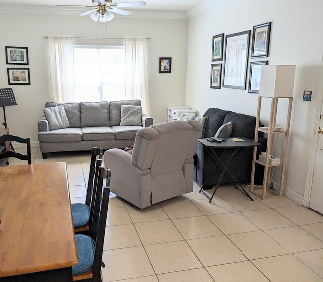 Photo - 109 E Retama St Unidad 2