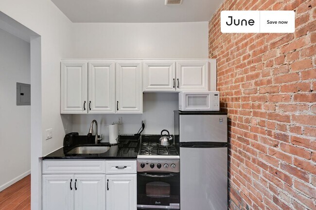 351 W 46th St