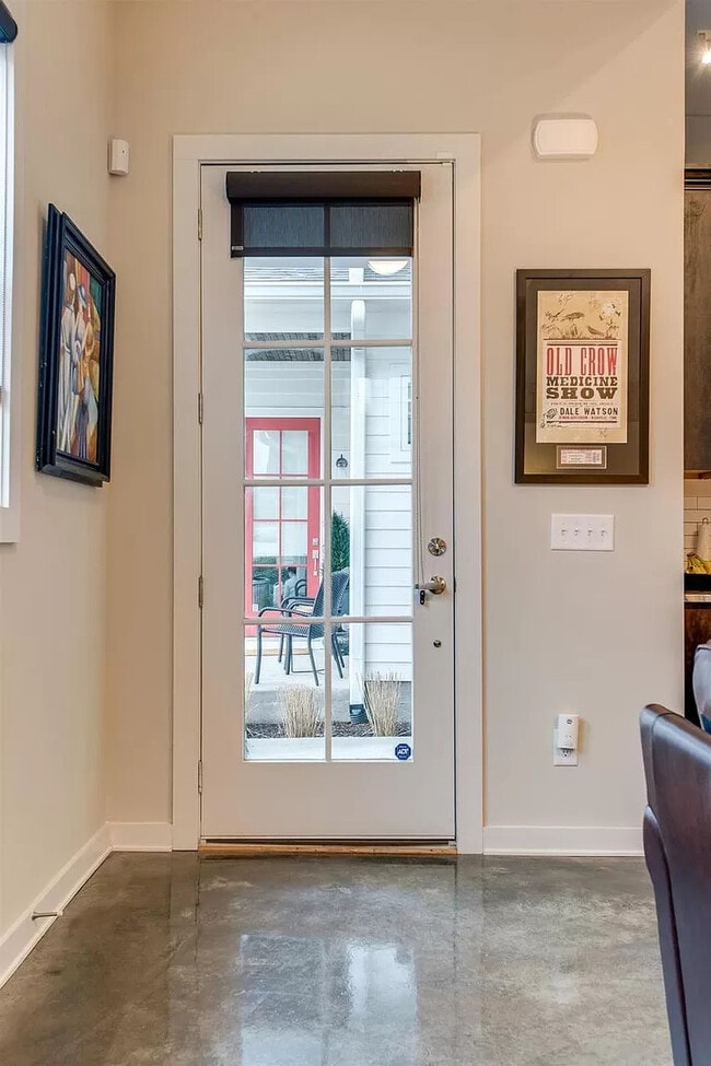 Photo - 1008 Treaty Oaks Dr