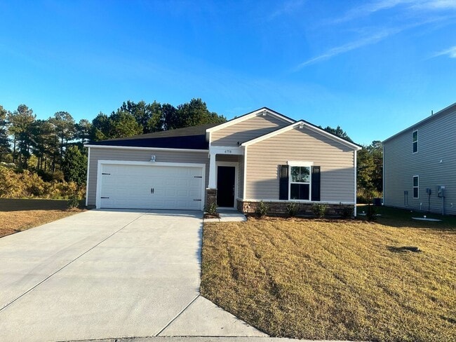 Building Photo - AMAZING LOCATION - 10 Minutes from both Su... Rental