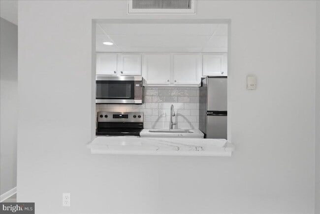Building Photo - 116 N Indian Alley Unit 102
