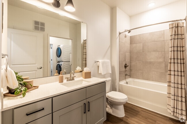 1Br, 1Ba, 726 Sqft