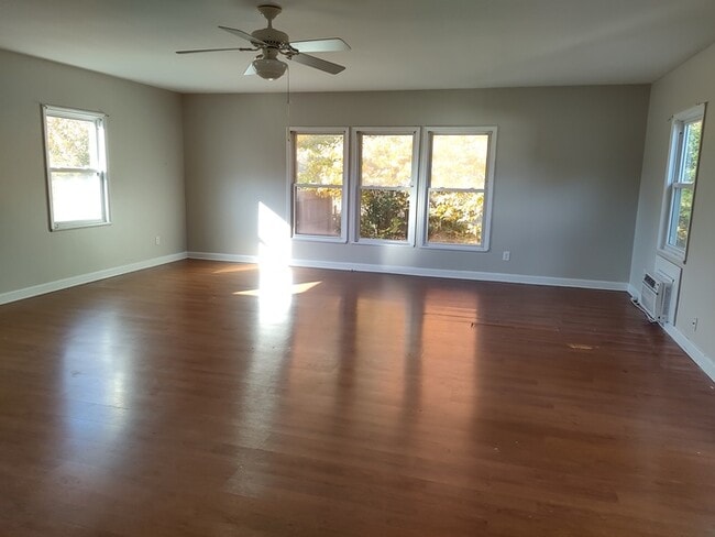 Photo - 1059 Hugo Dr