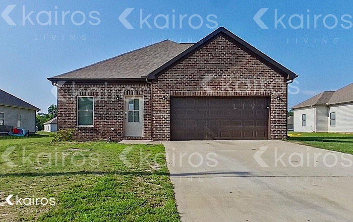 Photo - 520 White Oak Cir