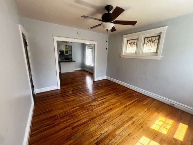 Living Room - 2107 Maury Ave Apartments Unit 2107