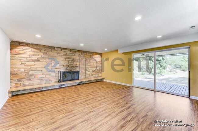 Photo - 1168 NW Sunlit Ln