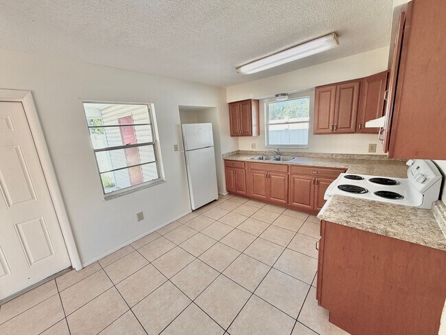 Photo - 1909-1911 58th Avenue Drive West Unit 1909