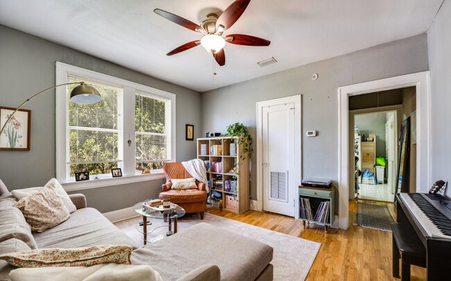 Photo - 2651 Dellwood Ave Unidad #1