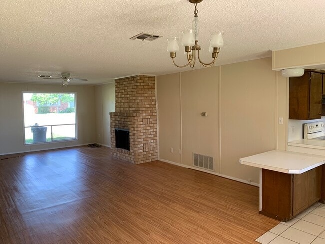 Photo - 1821 Sleepy Hollow Dr