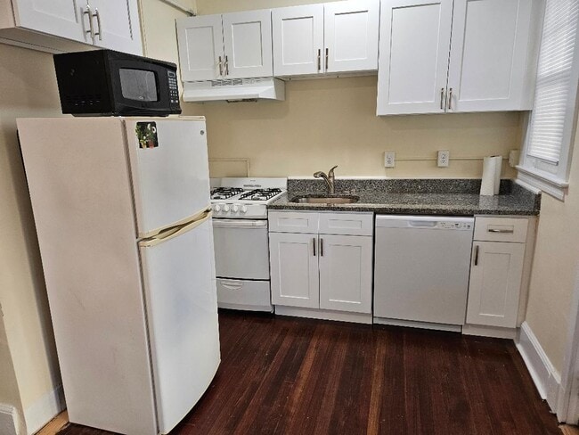 Photo - 161 Nicoll St Unit 2R