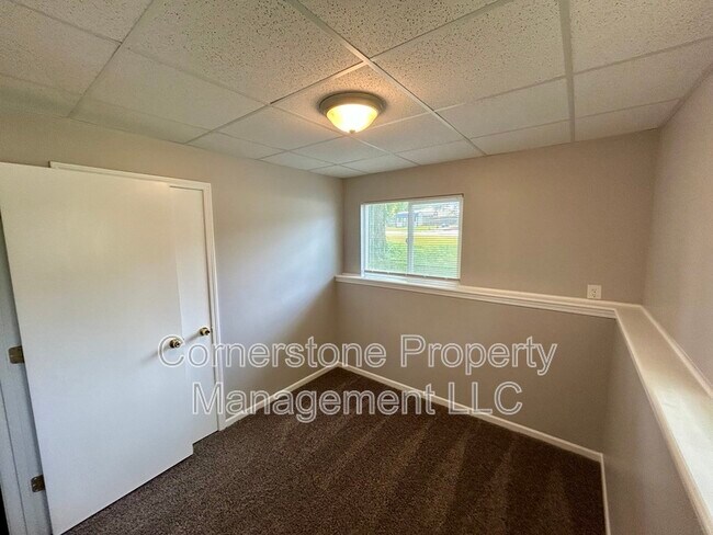 Photo - 202 Grace St