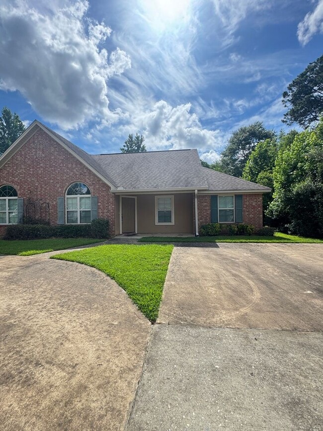 Photo - 3 Bed 2 Bath Townhouse in Ruston!