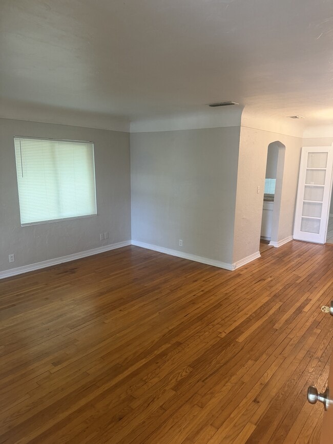 Photo - 215 24th Ave N
