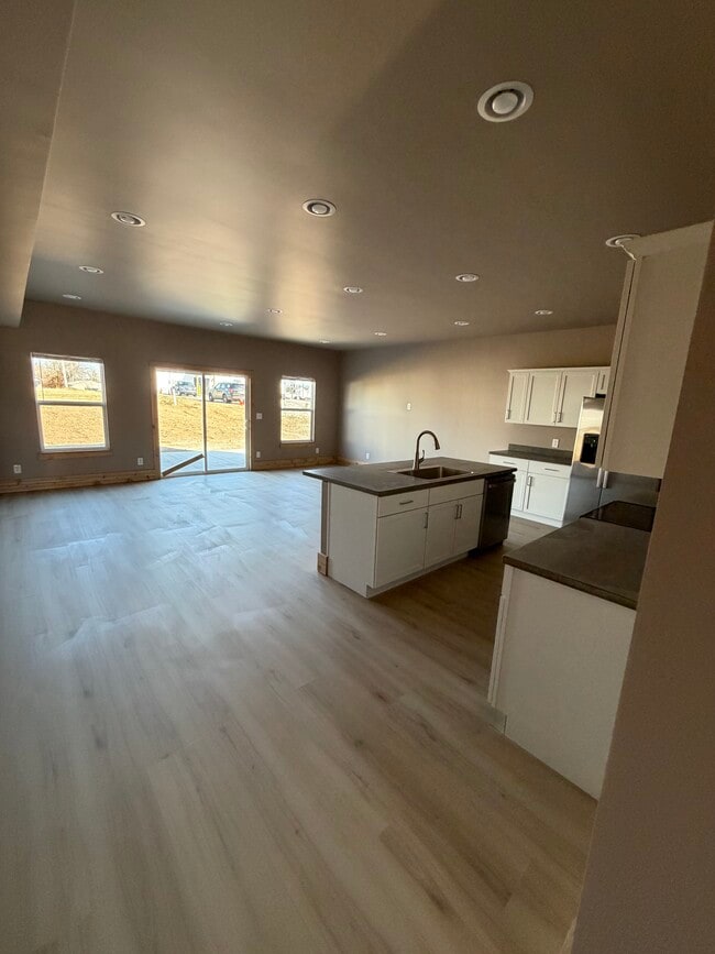 Unidad A - 280 W Elm St