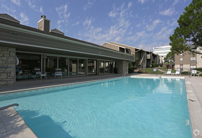 Main Pool - Cobblestone Apartments