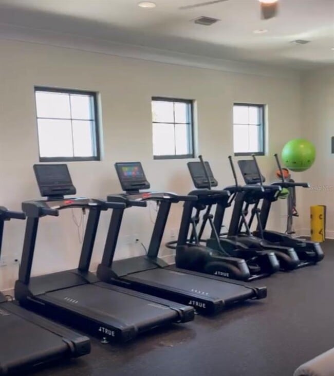 Photo - 10911 65th Ter E