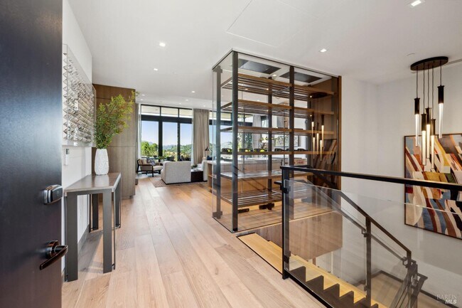 Photo - 210 Sumac Ct