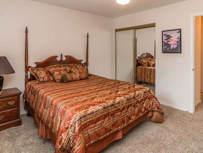 PEARLWOOD ESTATES