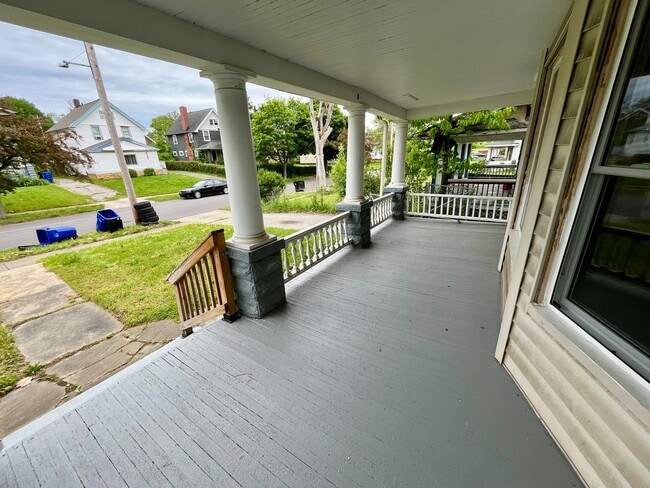Photo - Three bedroom one bathroom home for rent