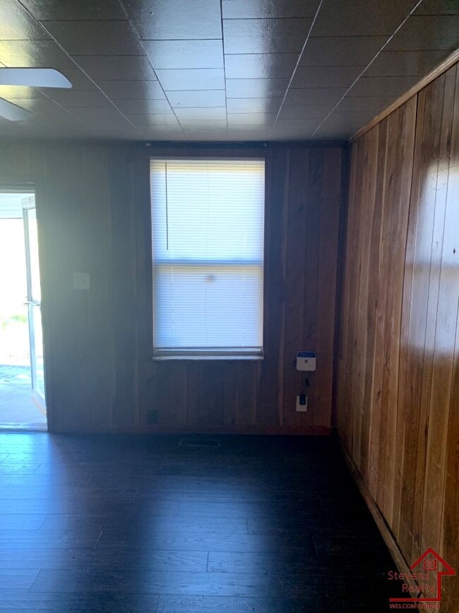 Photo - 2110 Brown Ave