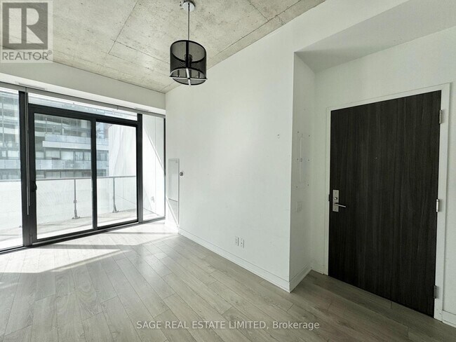 Photo - 185 Roehampton Ave Unit 602