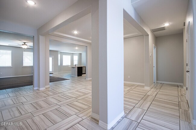 Photo - 2621 Mike Price Dr