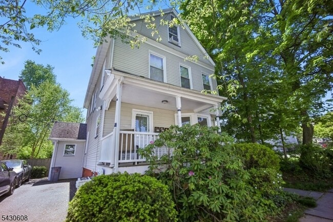 Building Photo - 76 Montague Pl Unit 1