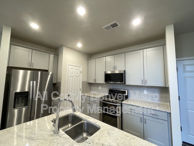 Photo - 6089 N Liverpool St