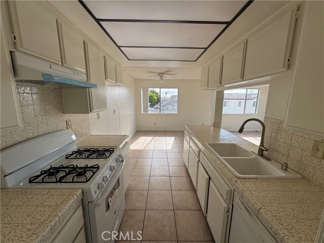 Photo - 635 W 15th St