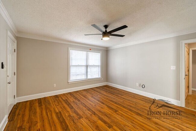 Photo - 116 Barrington Dr