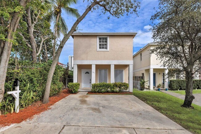 Building Photo - 1541 NW 1st Ct