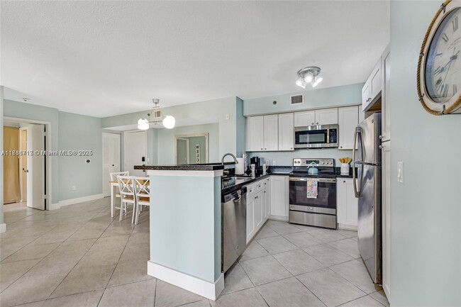 Building Photo - 19501 E Country Club Dr Unit 9503 Rental