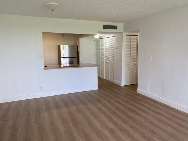 Photo - 9143 SW 77th Ave