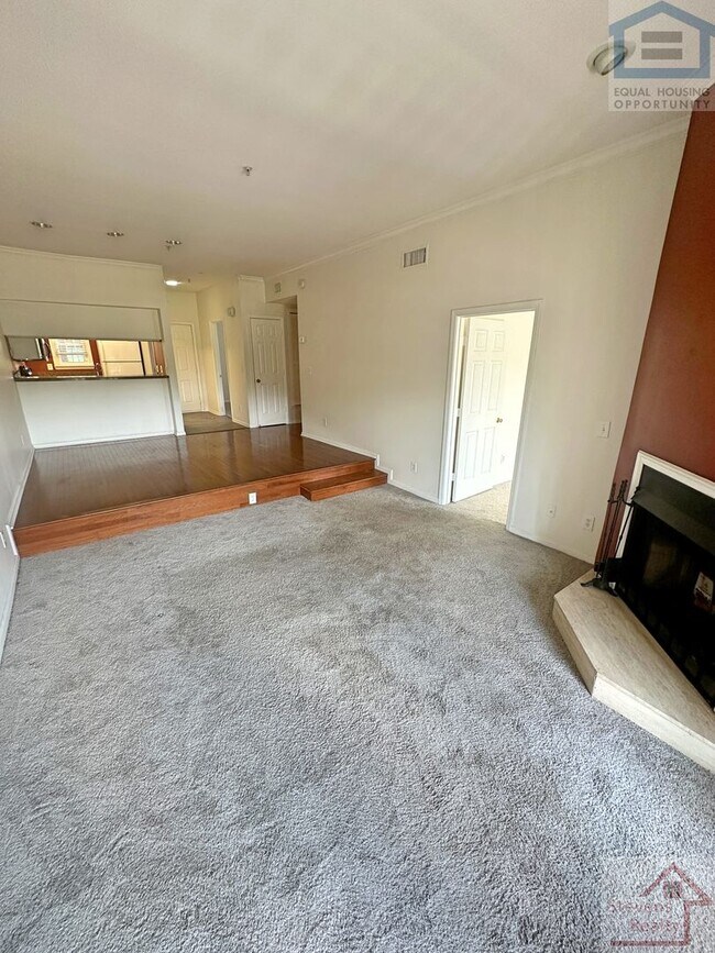 Photo - 123 W End Pl